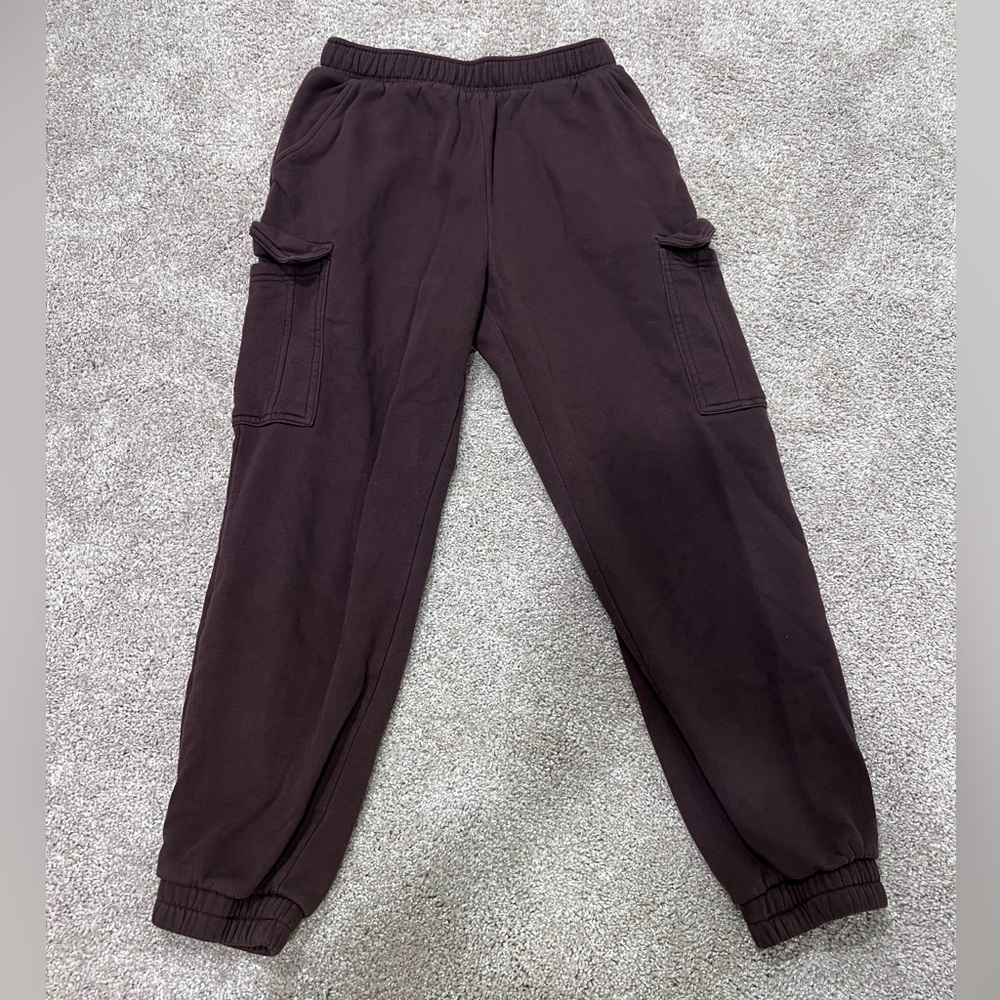Women’s Universal Thread brown cargo sweatpants